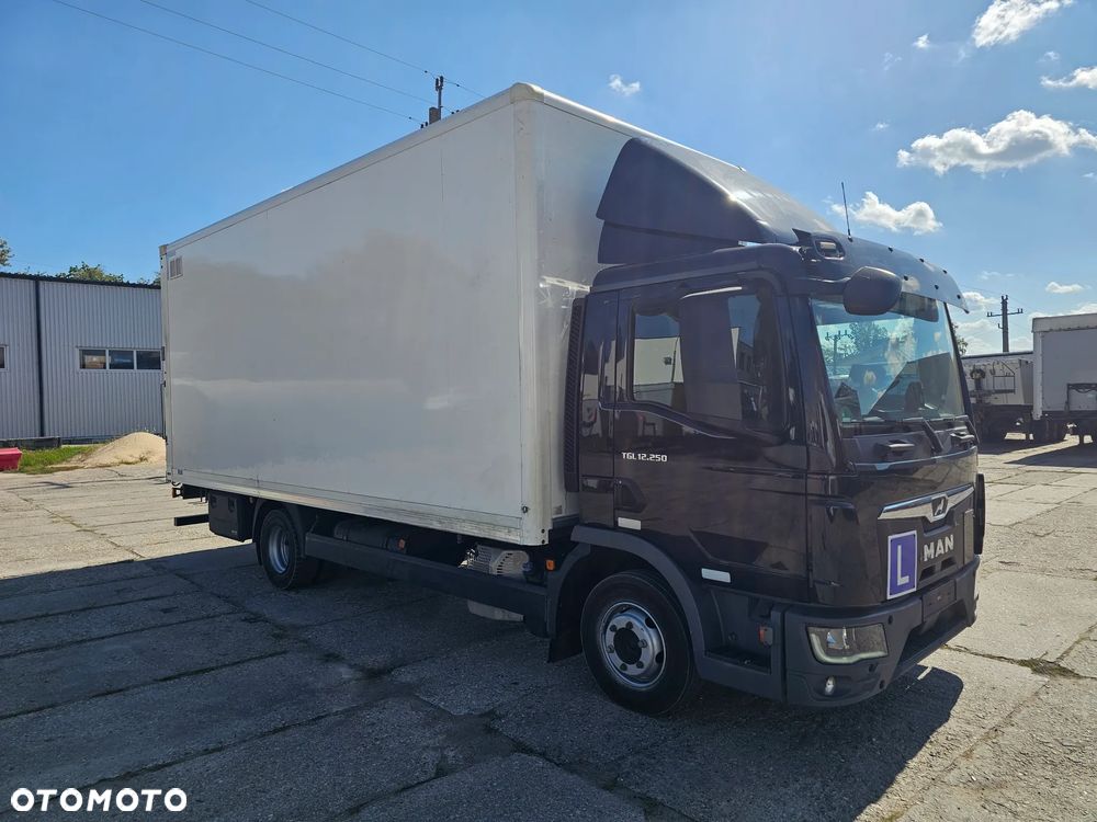 MAN TGL 12.250 z 2022r rozstaw osi 4.25 Nauka Jazdy automat - 6