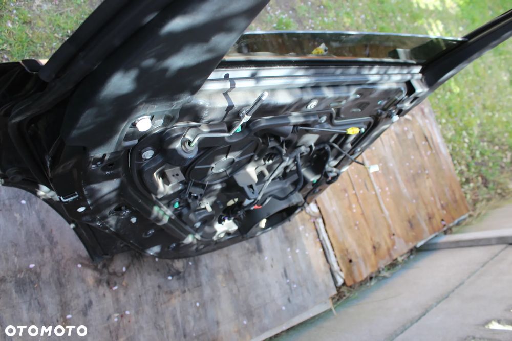 DRZWI TYLNE LEWE JEEP GRAND CHEROKEE WK2 KGZ 2015 - 19