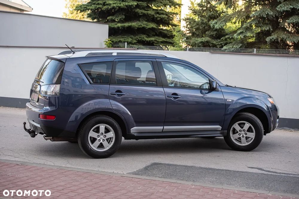 Mitsubishi Outlander - 14