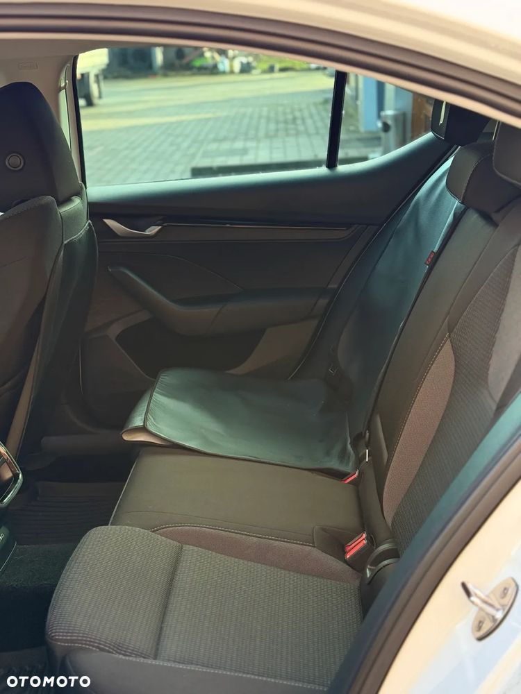Skoda Octavia 1.5 TSI mHEV Selection DSG - 15