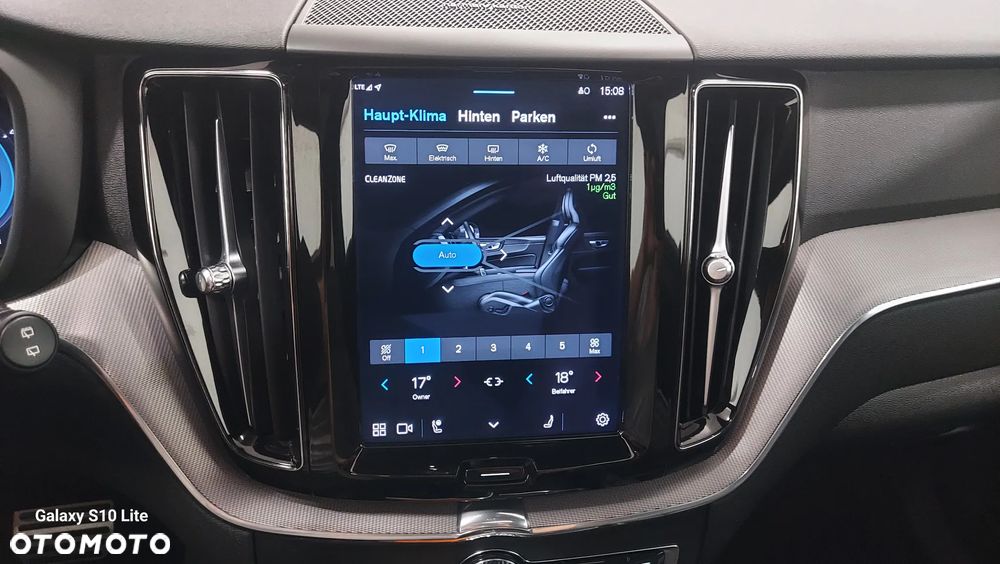 Volvo XC 60 B4 D AWD Ultimate Dark - 25