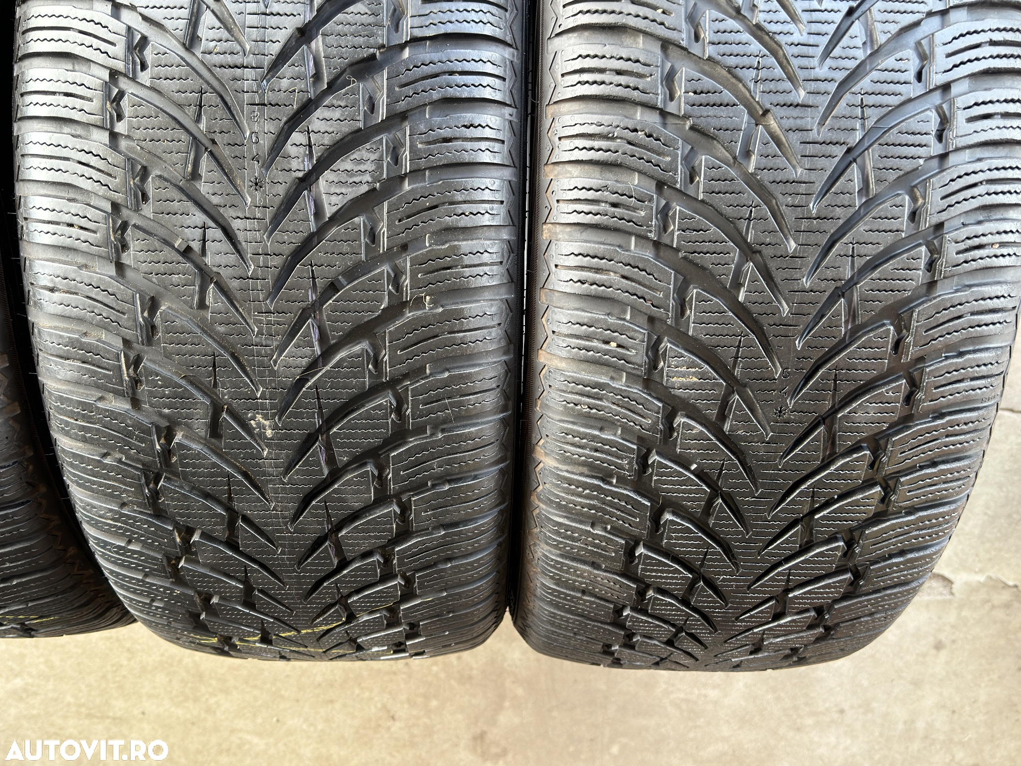 Vând 4 anvelope 255/45/21 nokian de iarnă ca noi - 2