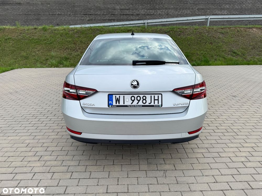 Skoda Superb 2.0 TDI Ambition DSG7 - 11