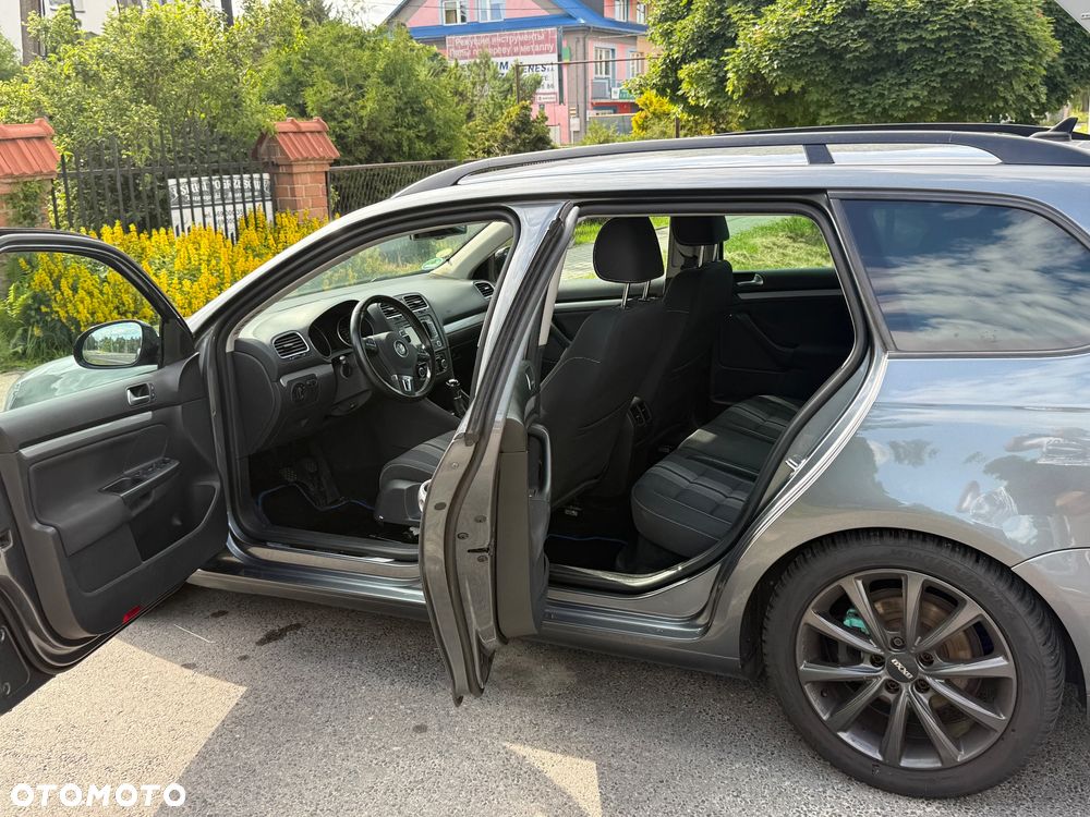 Volkswagen Golf - 6