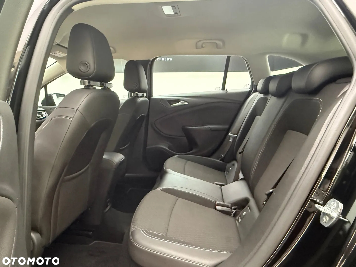 Opel Astra 1.6 D (CDTI) Start/Stop Innovation - 24