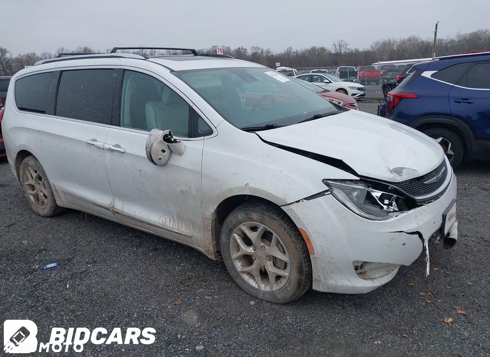 Chrysler Pacifica - 30