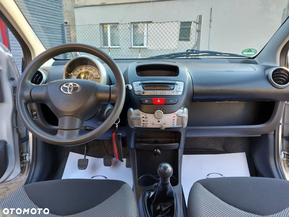 Toyota Aygo Cool&Go - 23