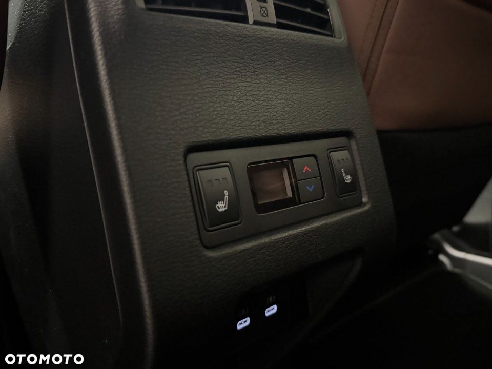 Mitsubishi Outlander - 14