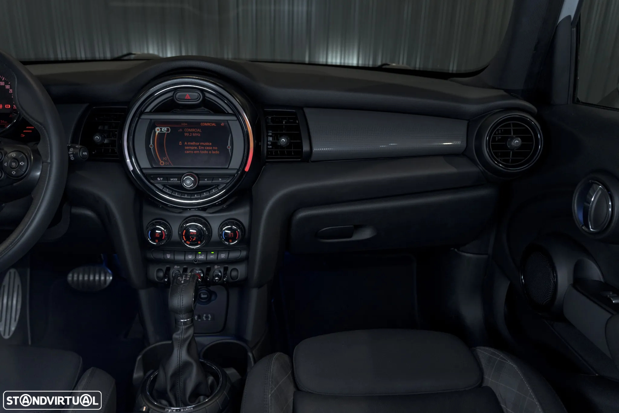 MINI 5 Portas Cooper D Auto - 8