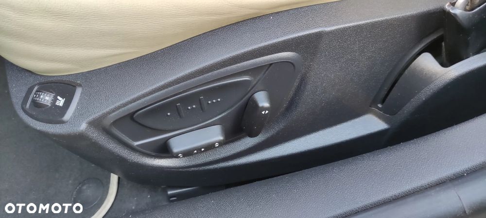 Renault Laguna dCi 180 FAP Initiale - 28