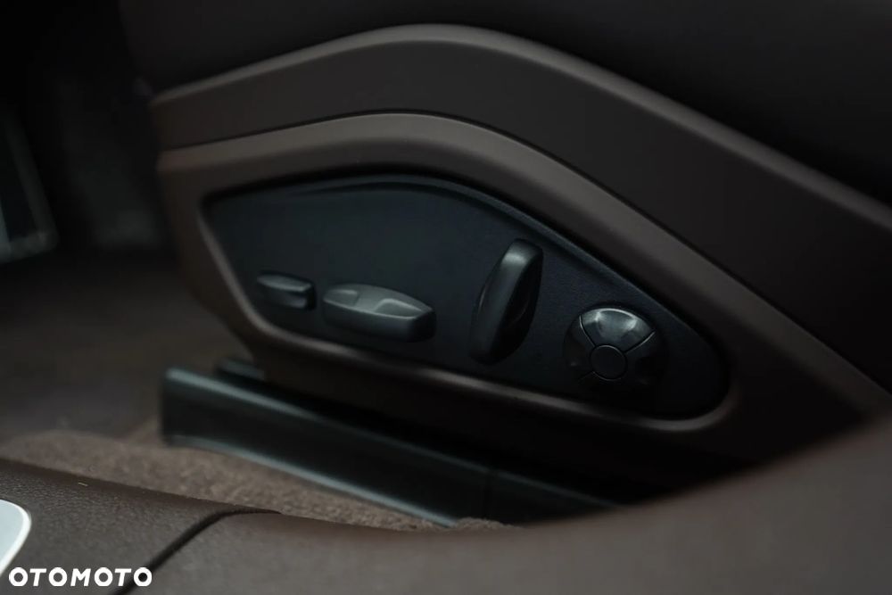 Porsche Panamera - 28