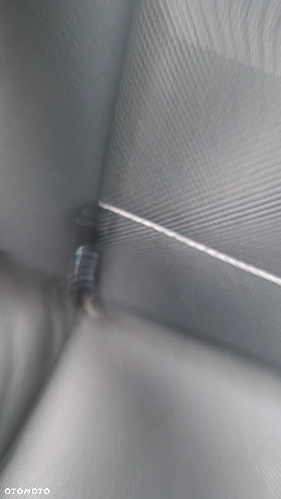 Ford Kuga 2.0 TDCi 2x4 Titanium - 30