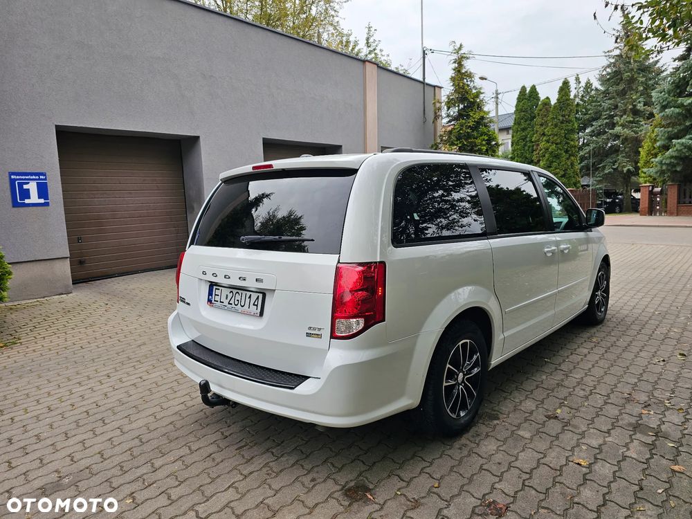 Dodge Grand Caravan 3.6 R/T - 28