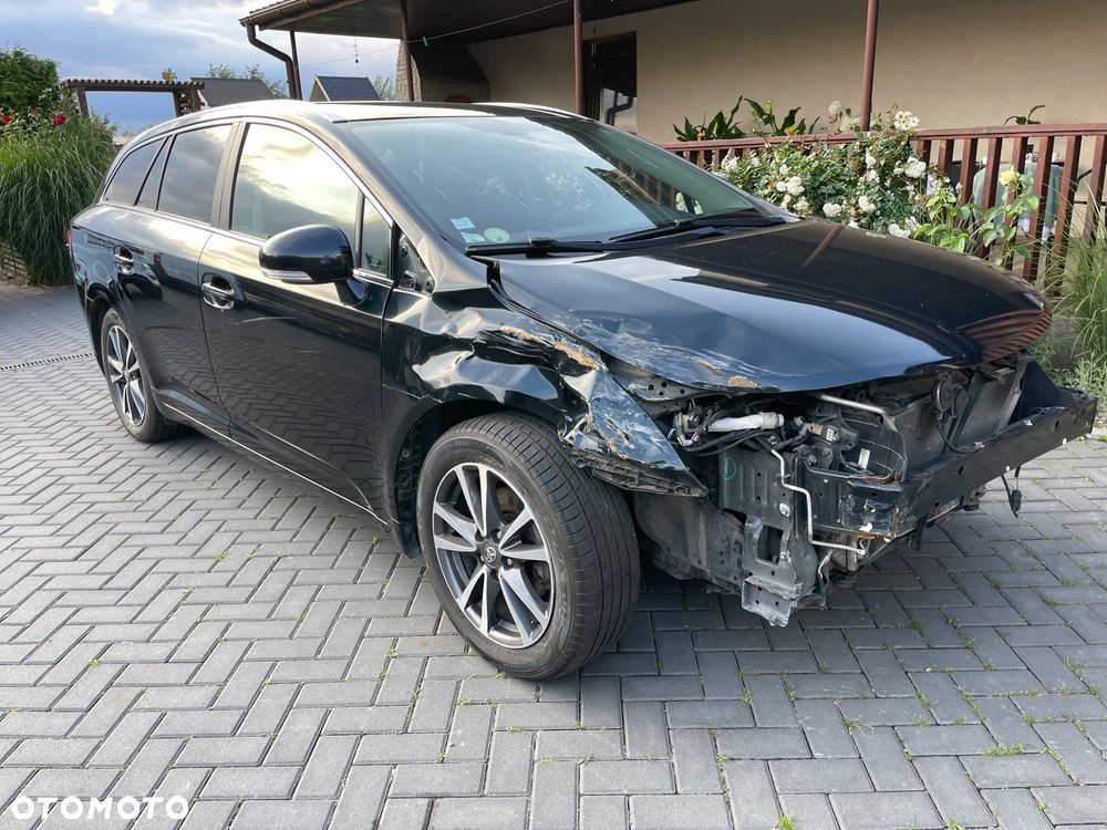 Toyota Avensis 2.0 D-4D Premium - 4