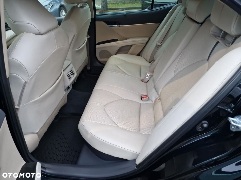 Toyota Camry 2.5 Hybrid Executive CVT - 13