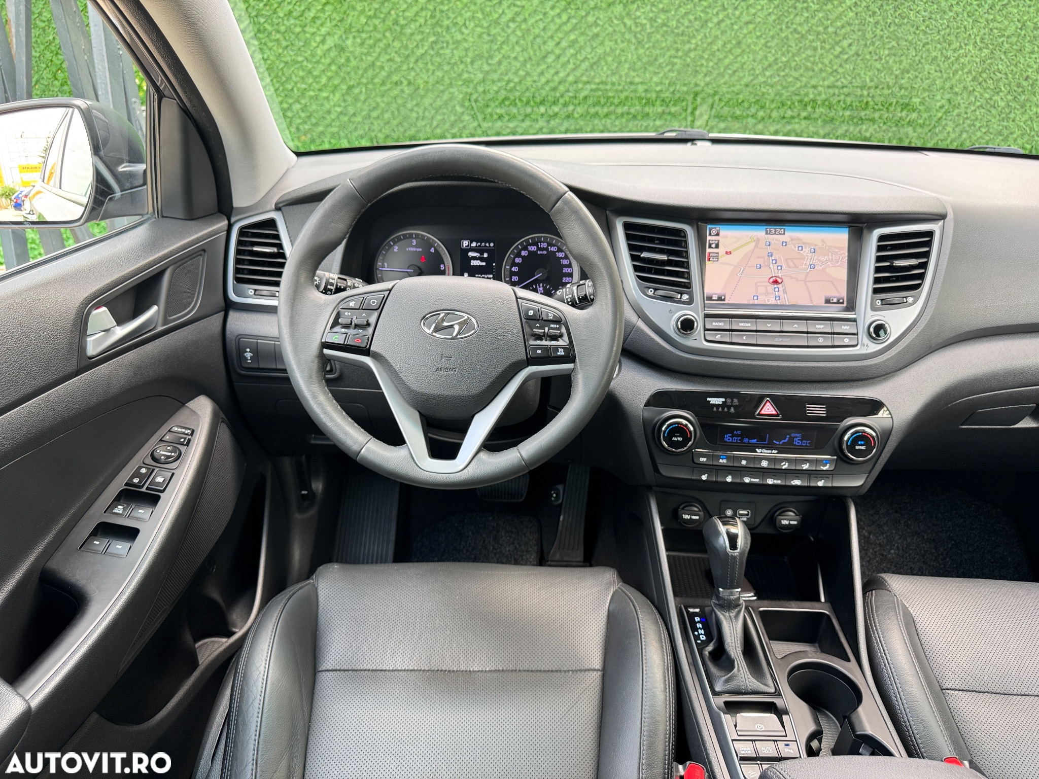 Hyundai Tucson 2.0 CRDI 4WD 6AT Premium+ - 9