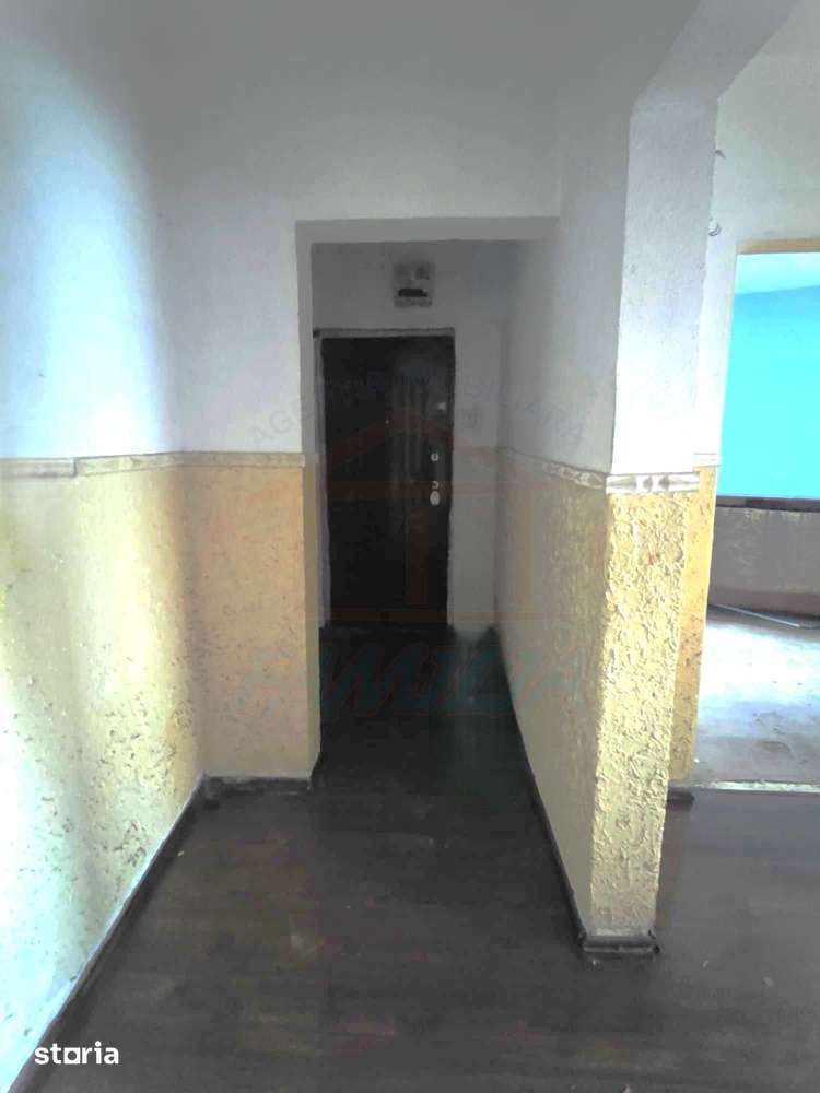 APARTAMENT doua camere, decomandat, etaj 3 I.C. Frimu — fotografia 3