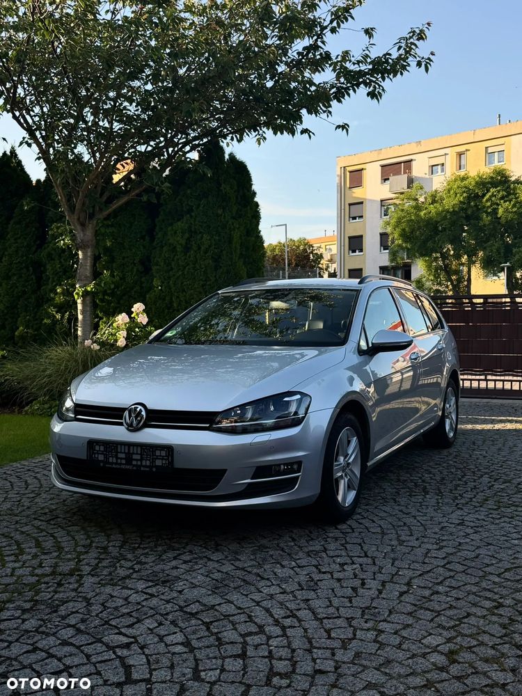 Volkswagen Golf - 1