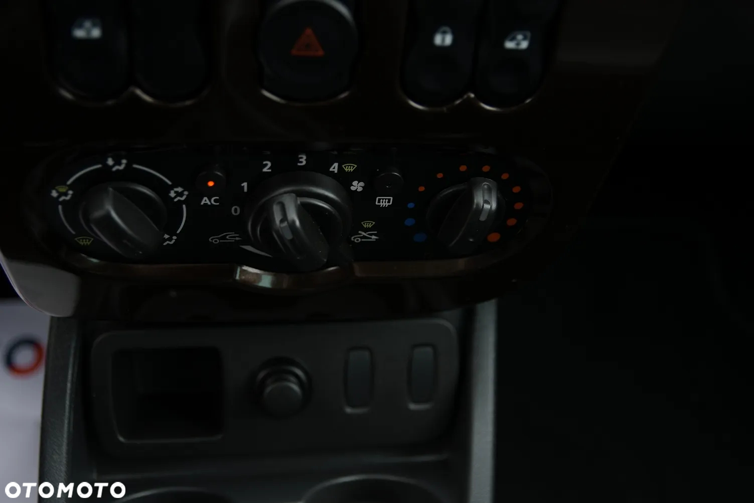 Dacia Duster 1.6 - 30
