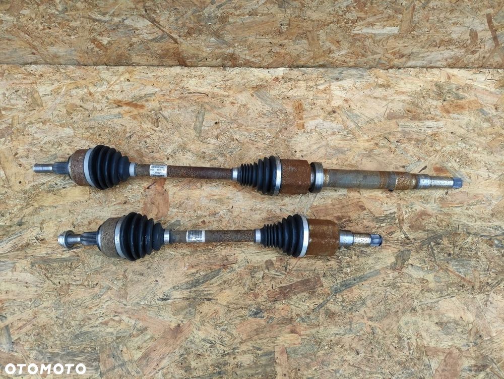 PÓŁOŚ PRAWA PRZÓD FORD KUGA MK3 2.5 HYBRYDA - 1