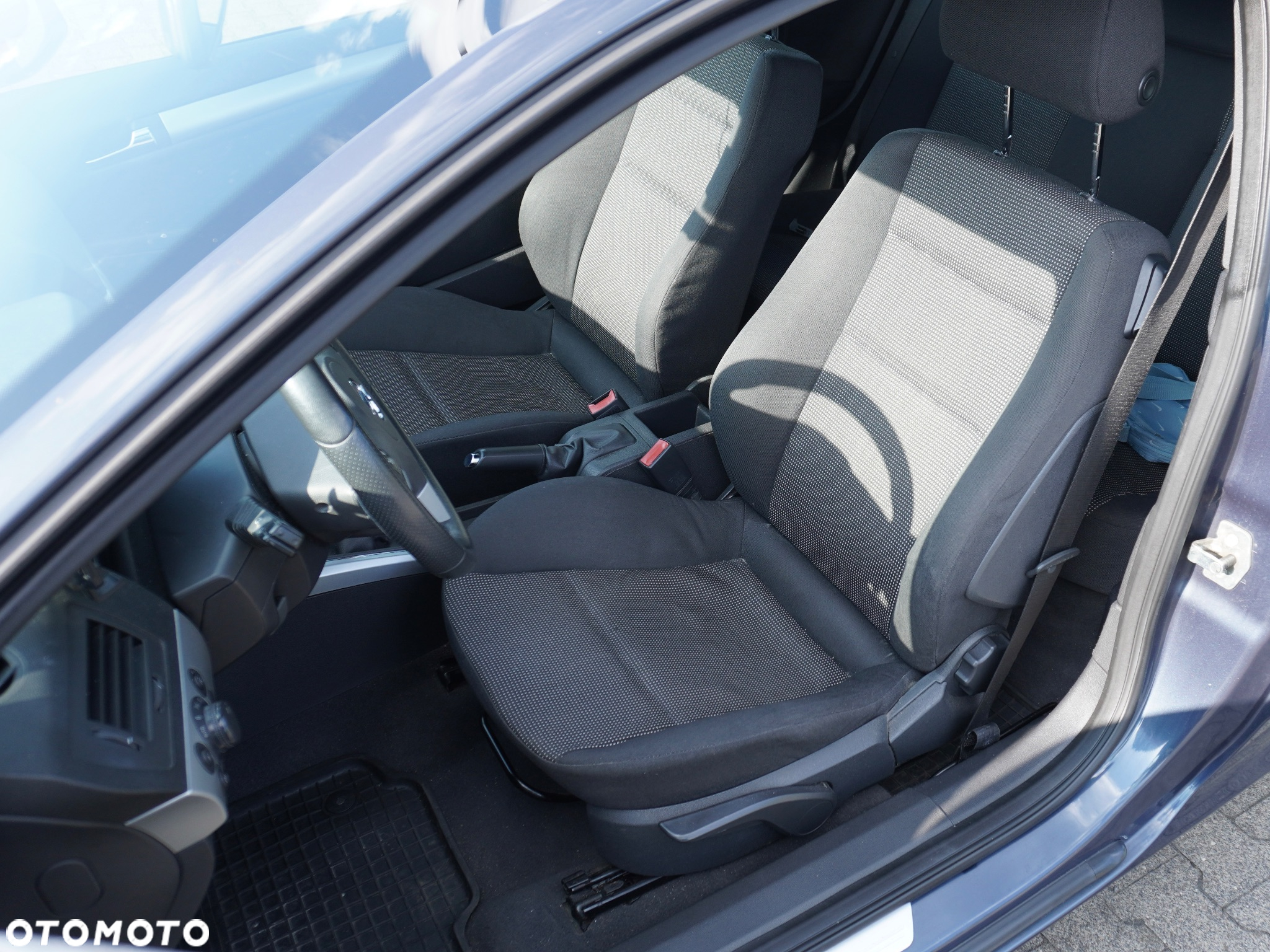 Opel Astra GTC 1.8 Sport - 13