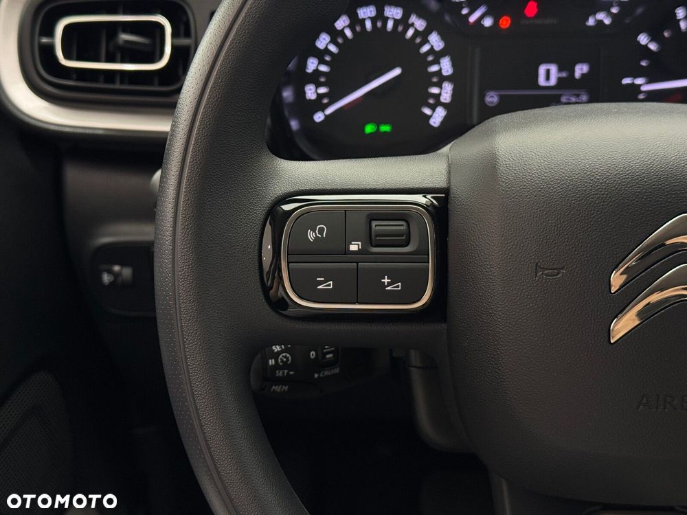 Citroën C3 1.2 PureTech Shine EAT6 - 24