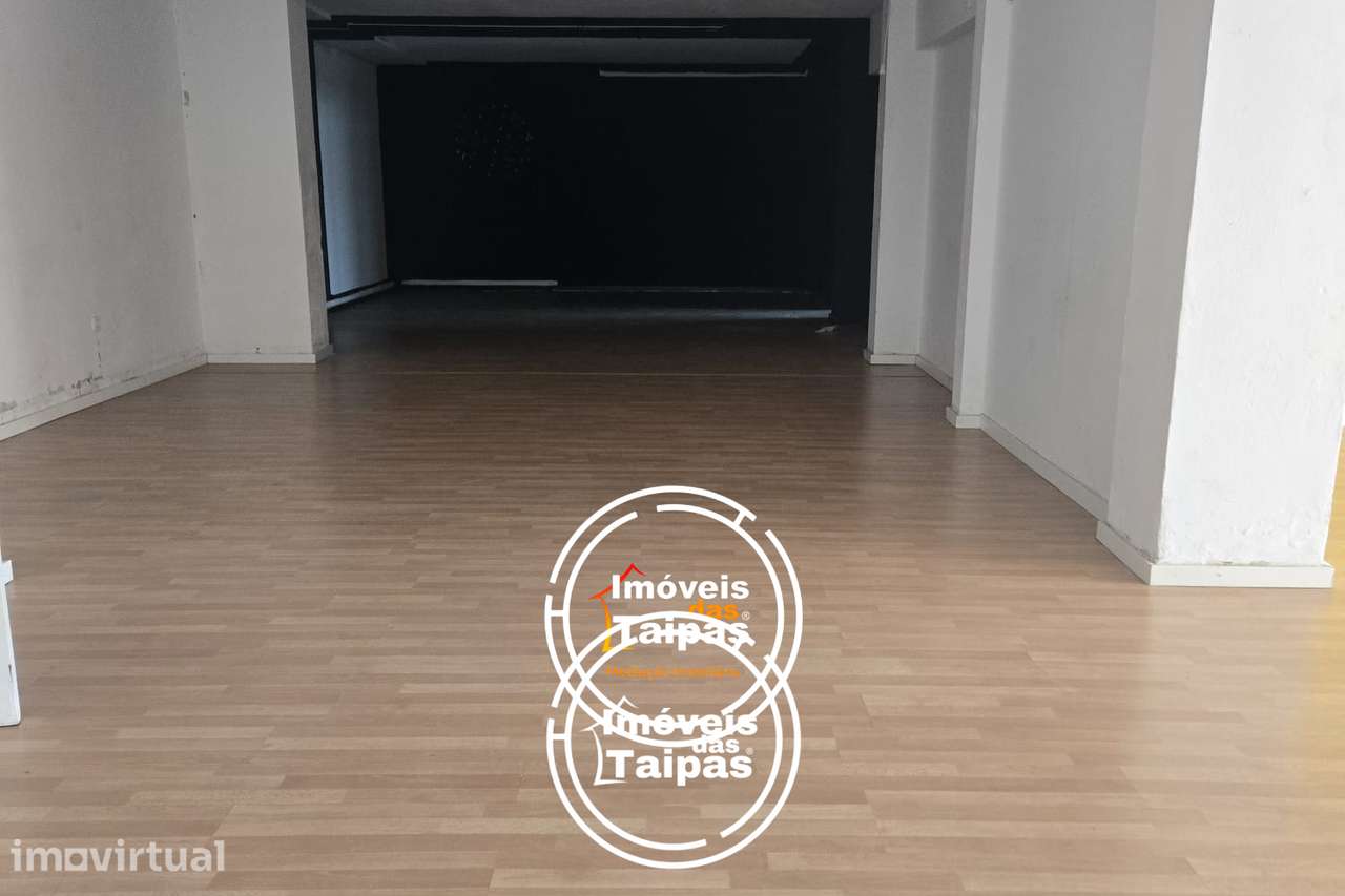Vende-se Armazém com 200 m2, em Caldelas, Guimarães - Grande imagem: 3/11