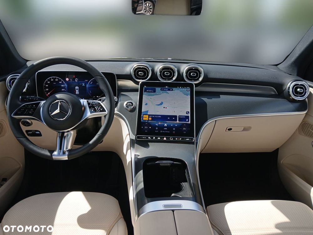 Mercedes-Benz GLC 300 e 4Matic 9G-TRONIC Avantgarde Advanced - 22