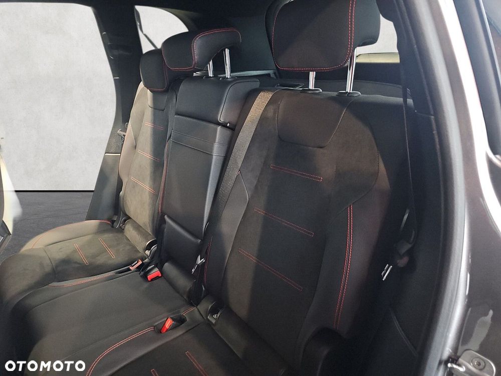 Mercedes-Benz GLB - 12