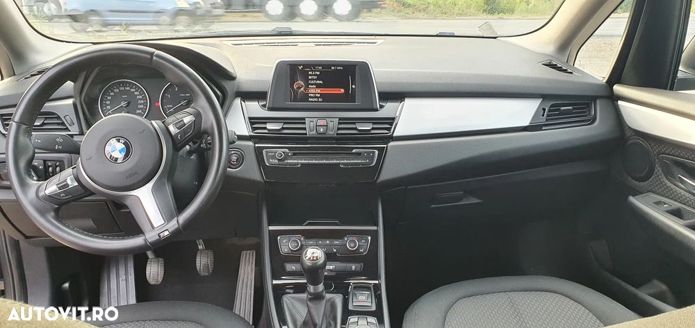 BMW Seria 2 216d Sport Line - 8