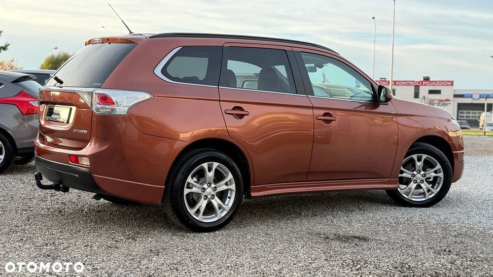 Mitsubishi Outlander 2.2 DI-D 4WD Instyle - 2