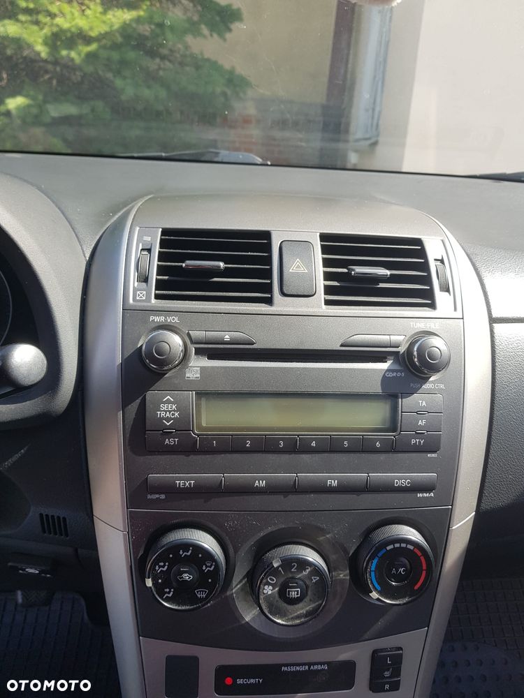 Toyota Corolla 1.6 Luna - 12