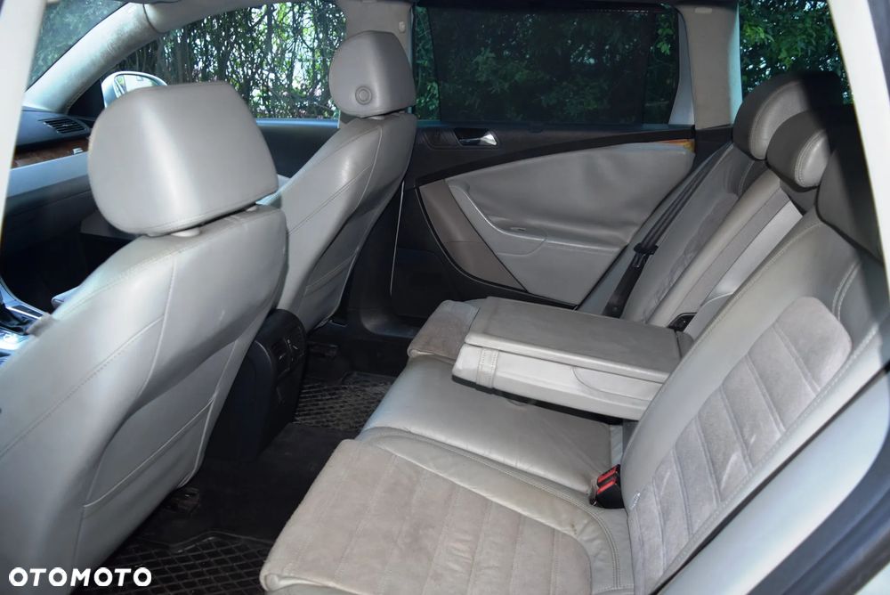 Volkswagen Passat 2.0 TDI DSG Highline - 8