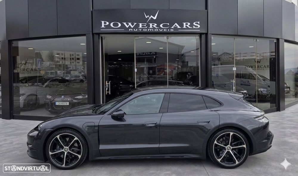 Porsche Taycan Cross Turismo 4 - 16