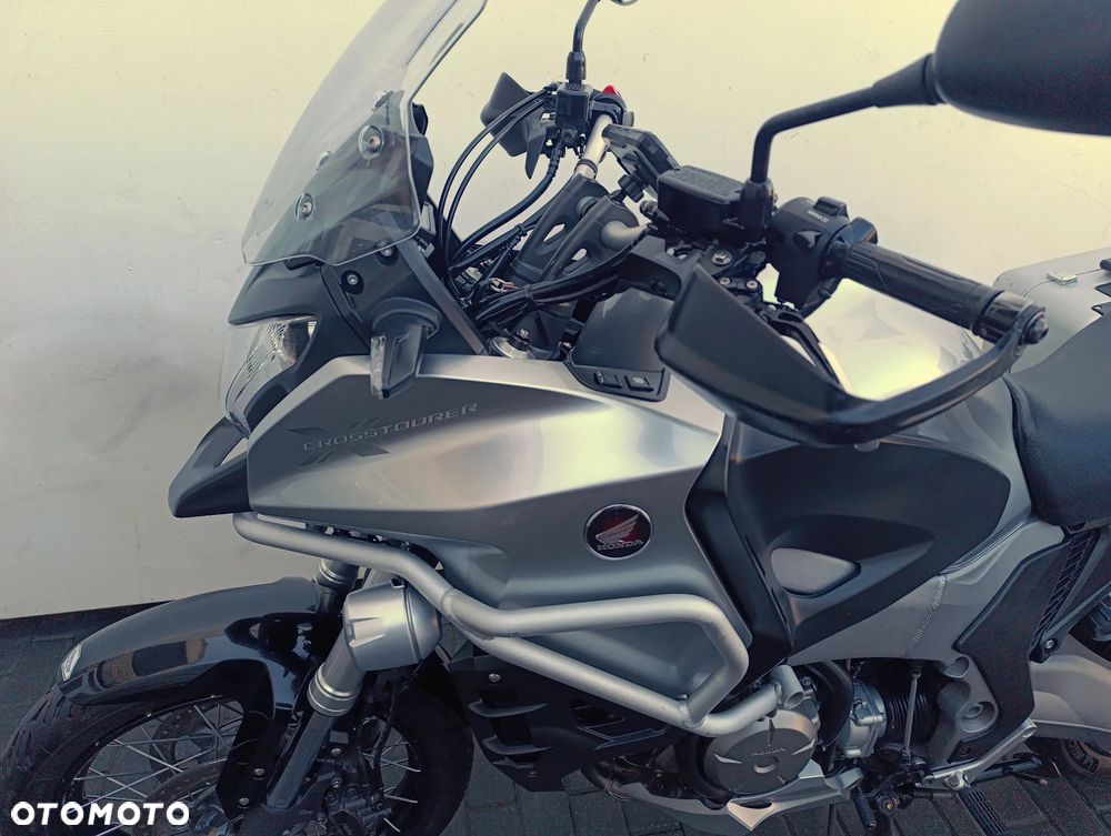 Honda VFR - 12