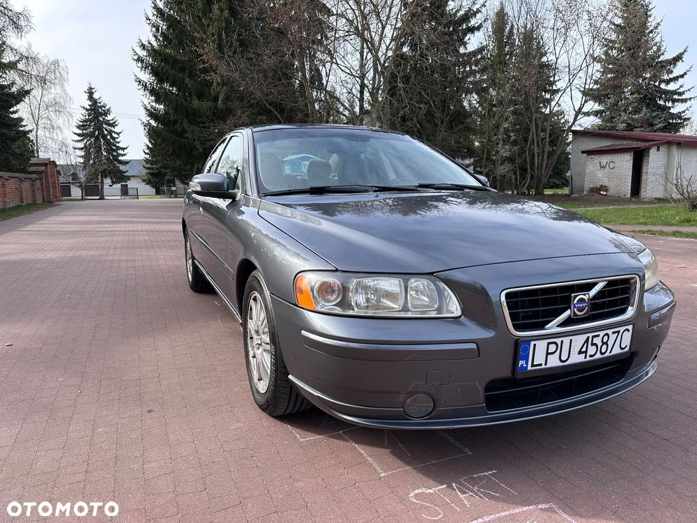 Volvo S60 2.4D Momentum - 6