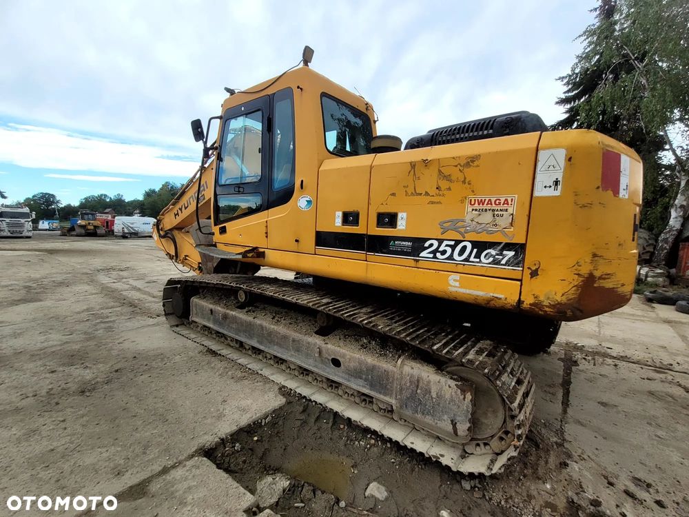 Hyundai 250LC-7 - 7