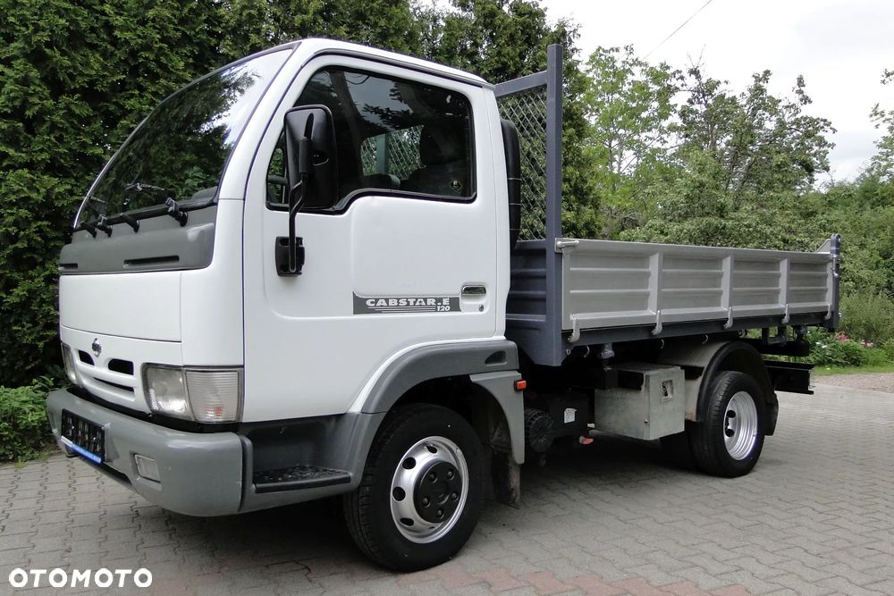 Nissan Cabstar - 1