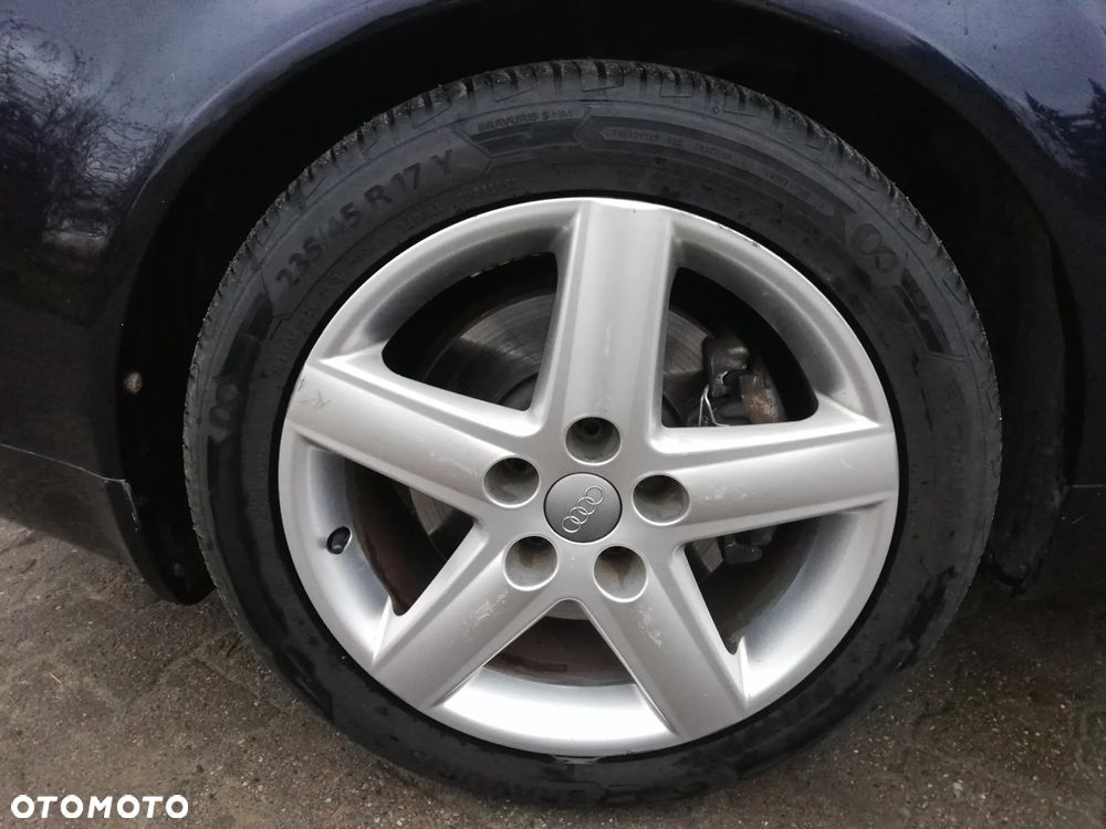 Audi A6 Avant 2.4 - 17