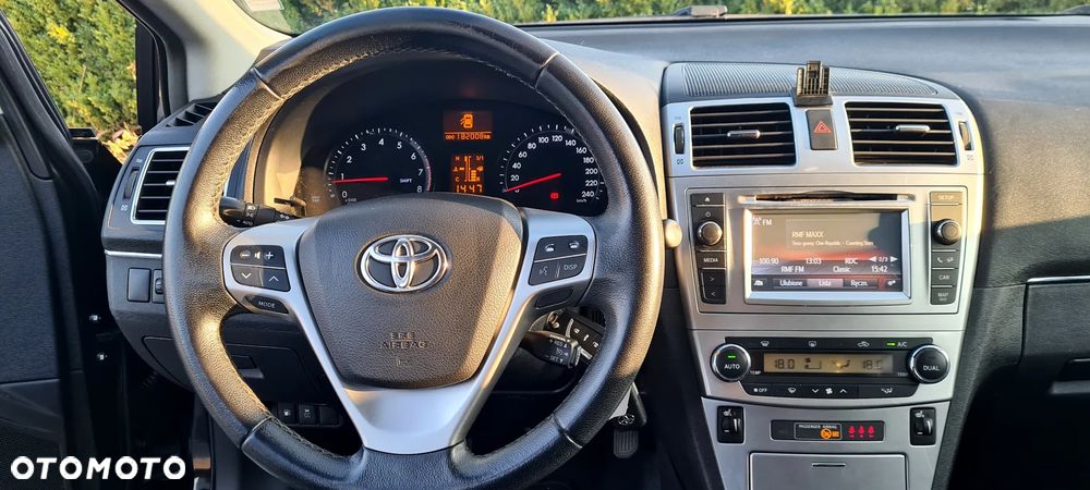 Toyota Avensis 1.8 Premium - 11