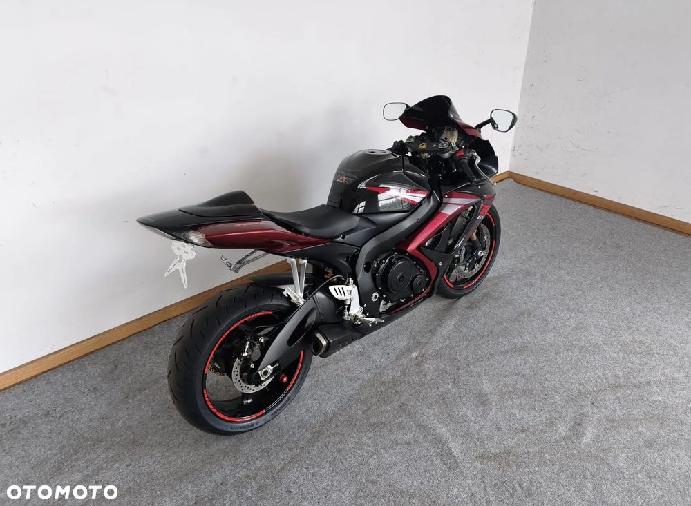 Suzuki GSX-R - 6