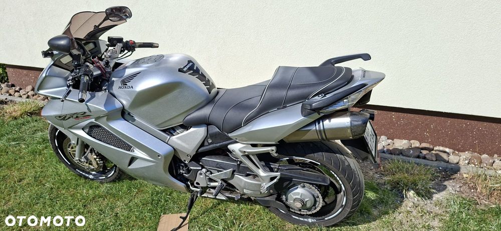 Honda VFR - 2
