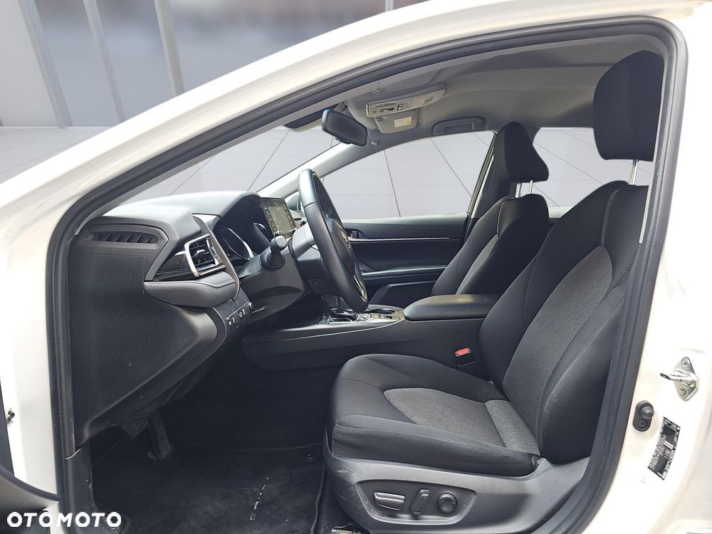 Toyota Camry 2.5 Hybrid Comfort CVT - 9