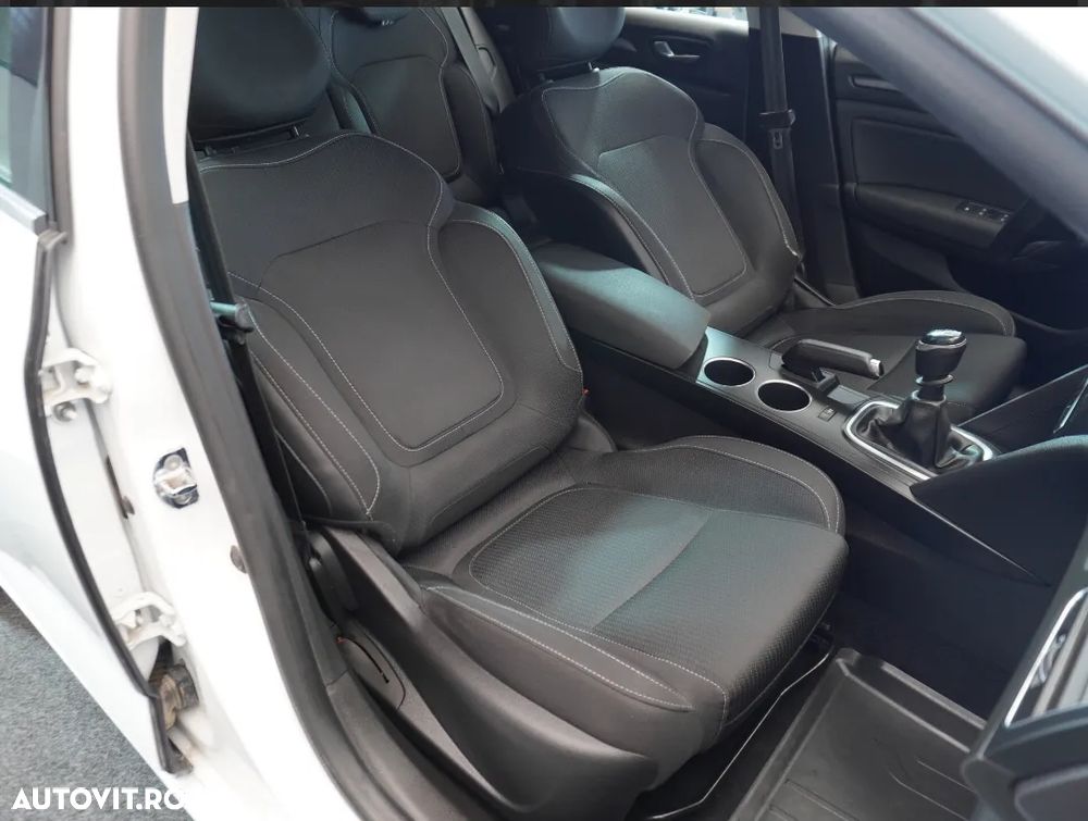 Renault Megane BLUE dCi 115 BUSINESS EDITION - 9