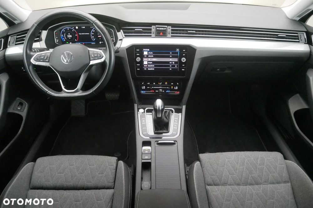 Volkswagen Passat Variant - 8