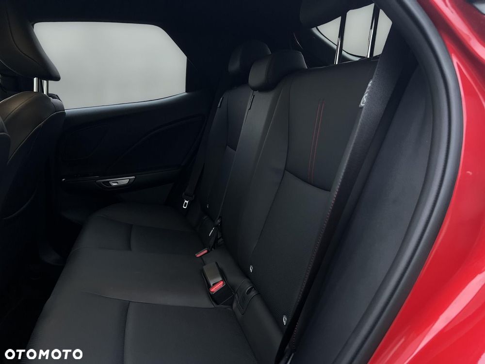 Lexus LBX 1.5 Hybrid Emotion - 13