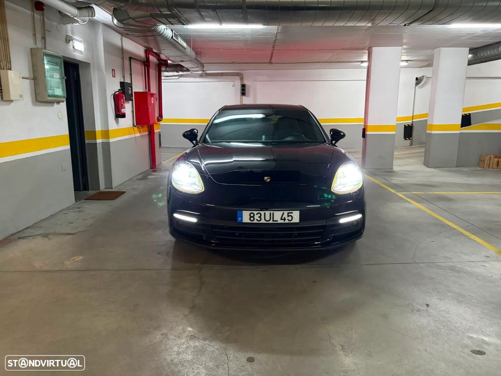 Porsche Panamera Sport Turismo 4 E-Hybrid - 11