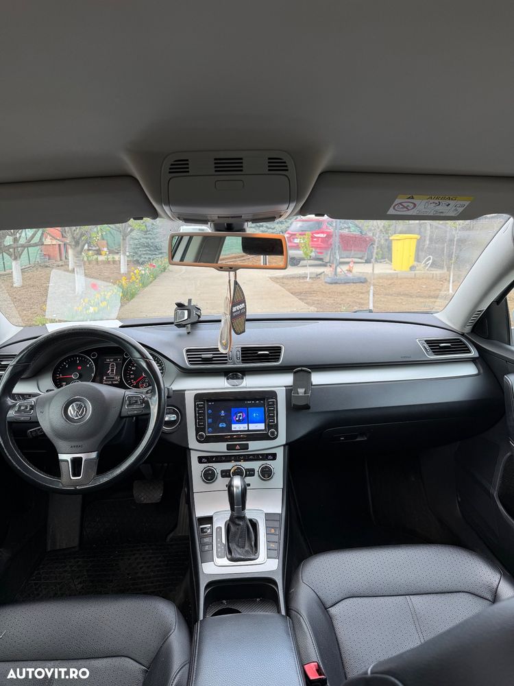 Volkswagen Passat 2.0 TDI Blue TDI DSG Highline - 9