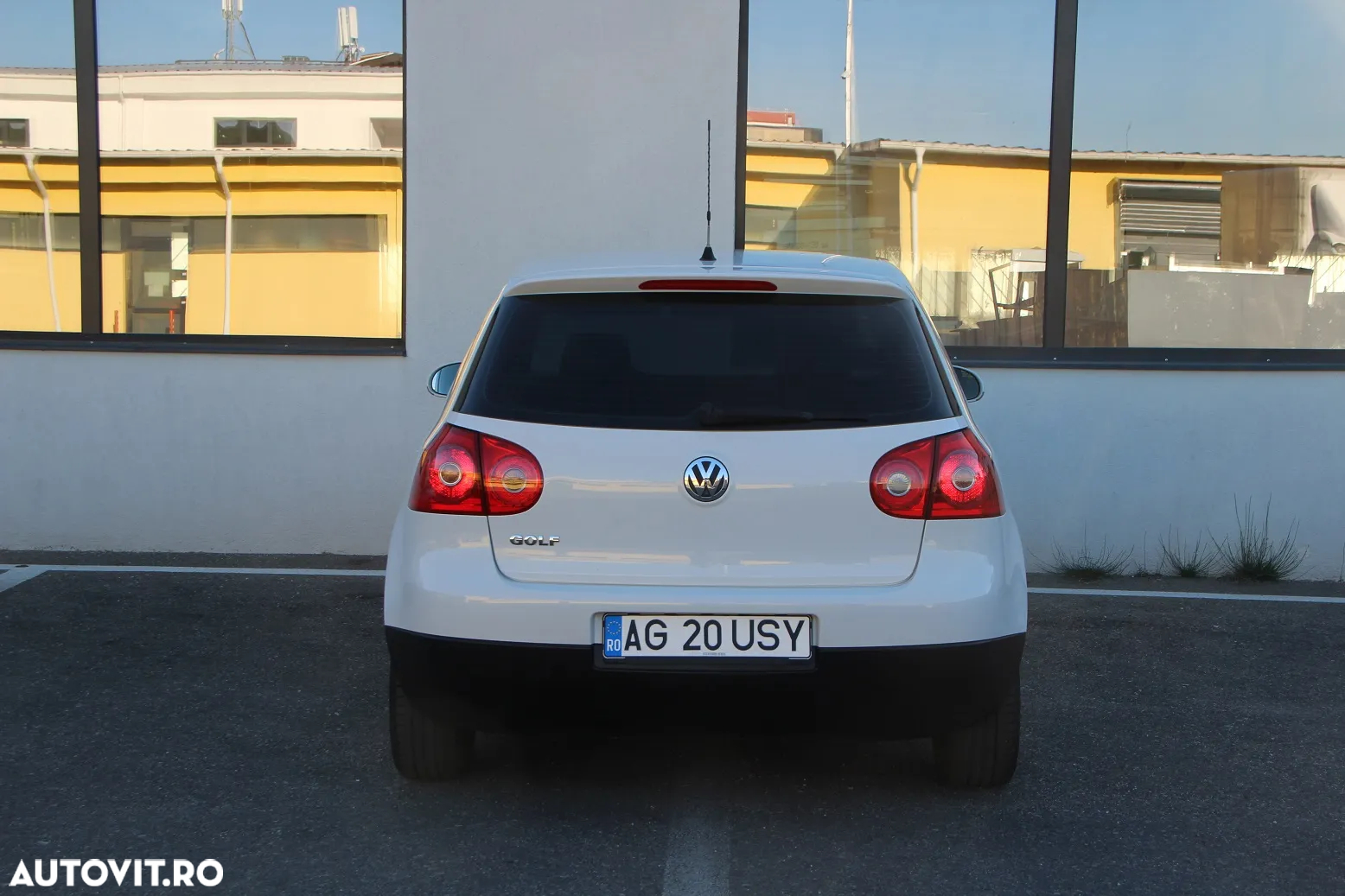 Volkswagen Golf 1.4 FSI Comfortline - 5