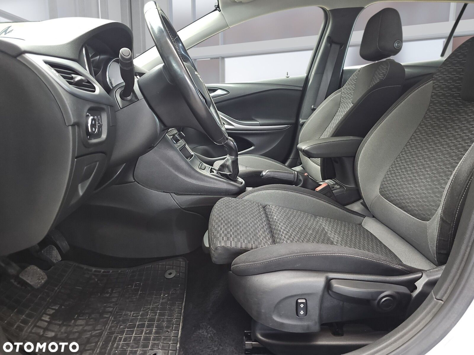 Opel Astra V 1.5 CDTI Edition S&S - 14